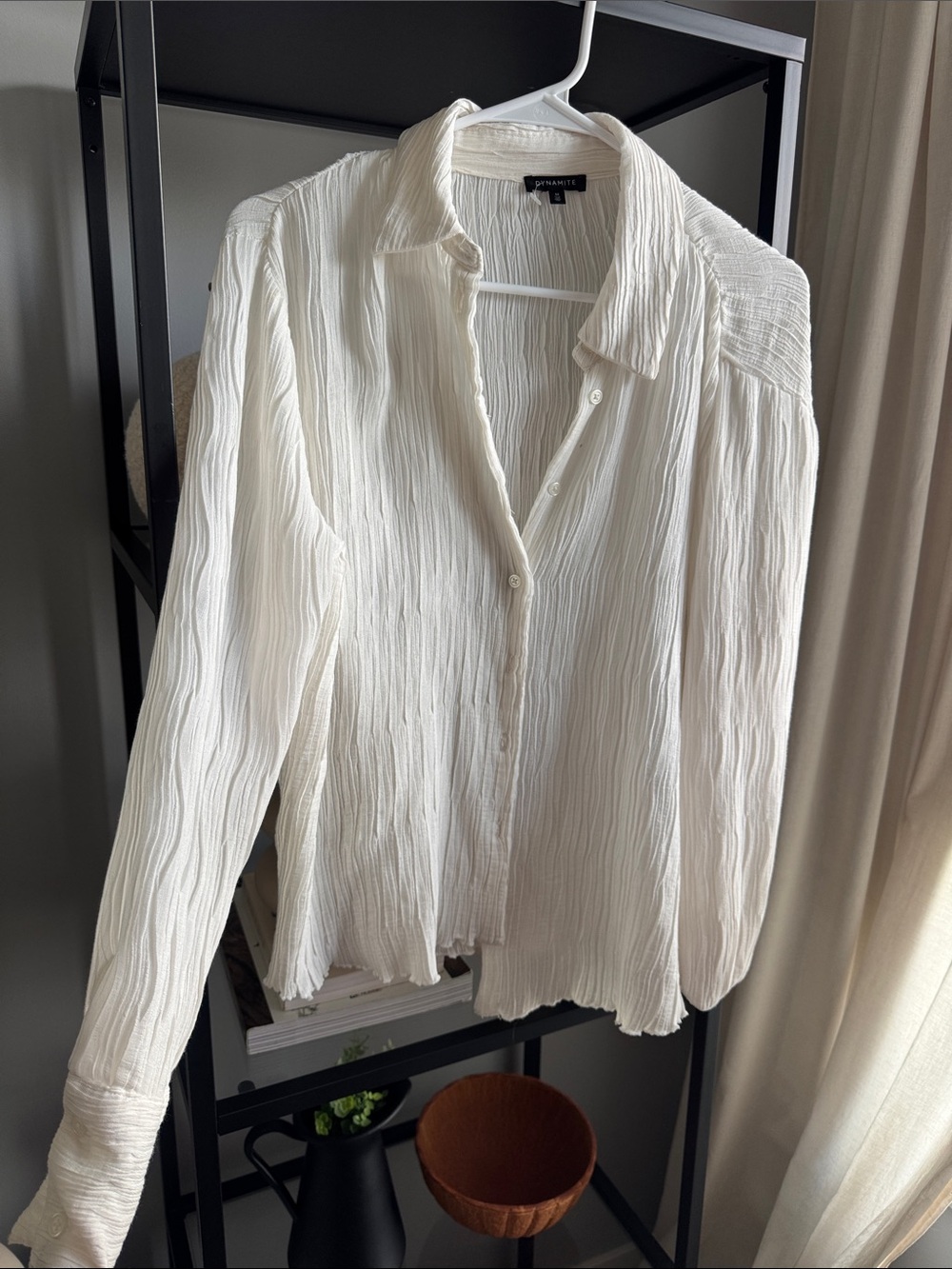 Dynamite Off-White Crinkle Button-Down Shirt